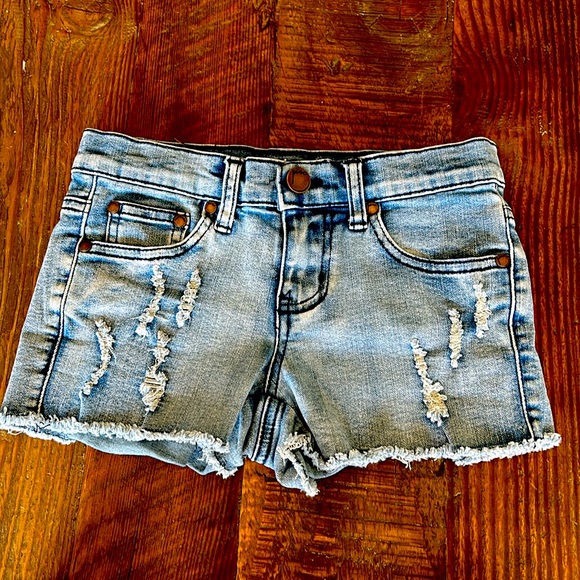 Lot of 2 pair of Pinc Distressed Jean Shorts Size 8 - Picture 2 of 7